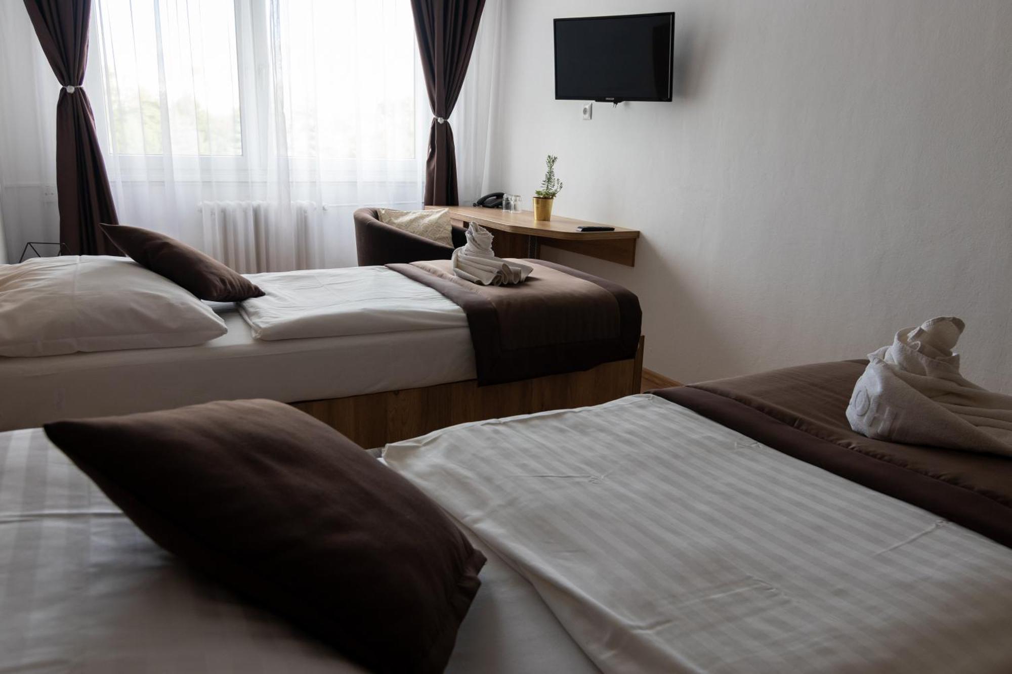Hotel Akademia كَشّا المظهر الخارجي الصورة