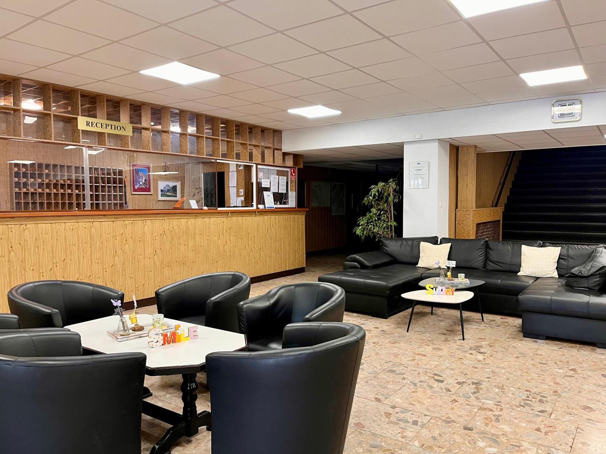 Hotel Akademia كَشّا المظهر الخارجي الصورة
